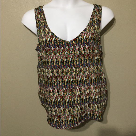 Forever 21 Cute Back Detail Tank - Picture 2 of 4